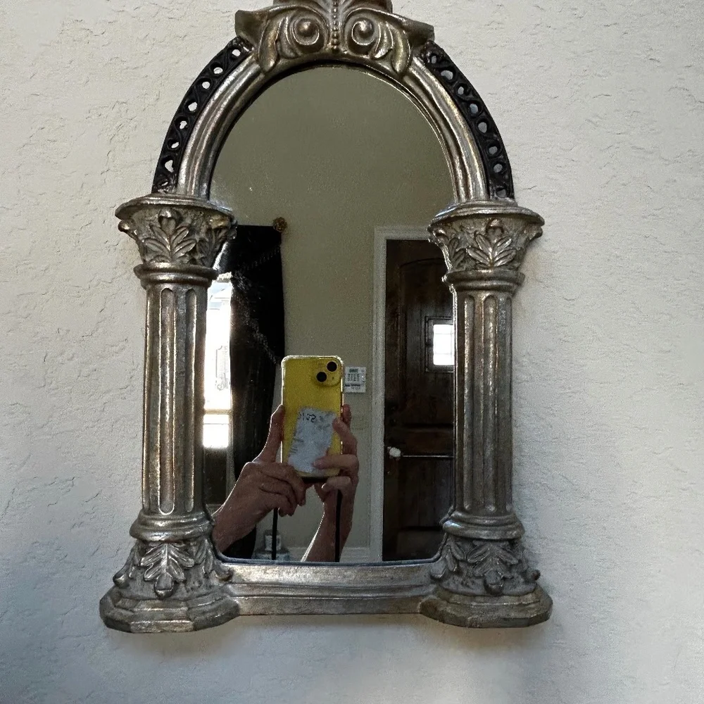 Wall Decorative Hanging Mirror. Vintage.